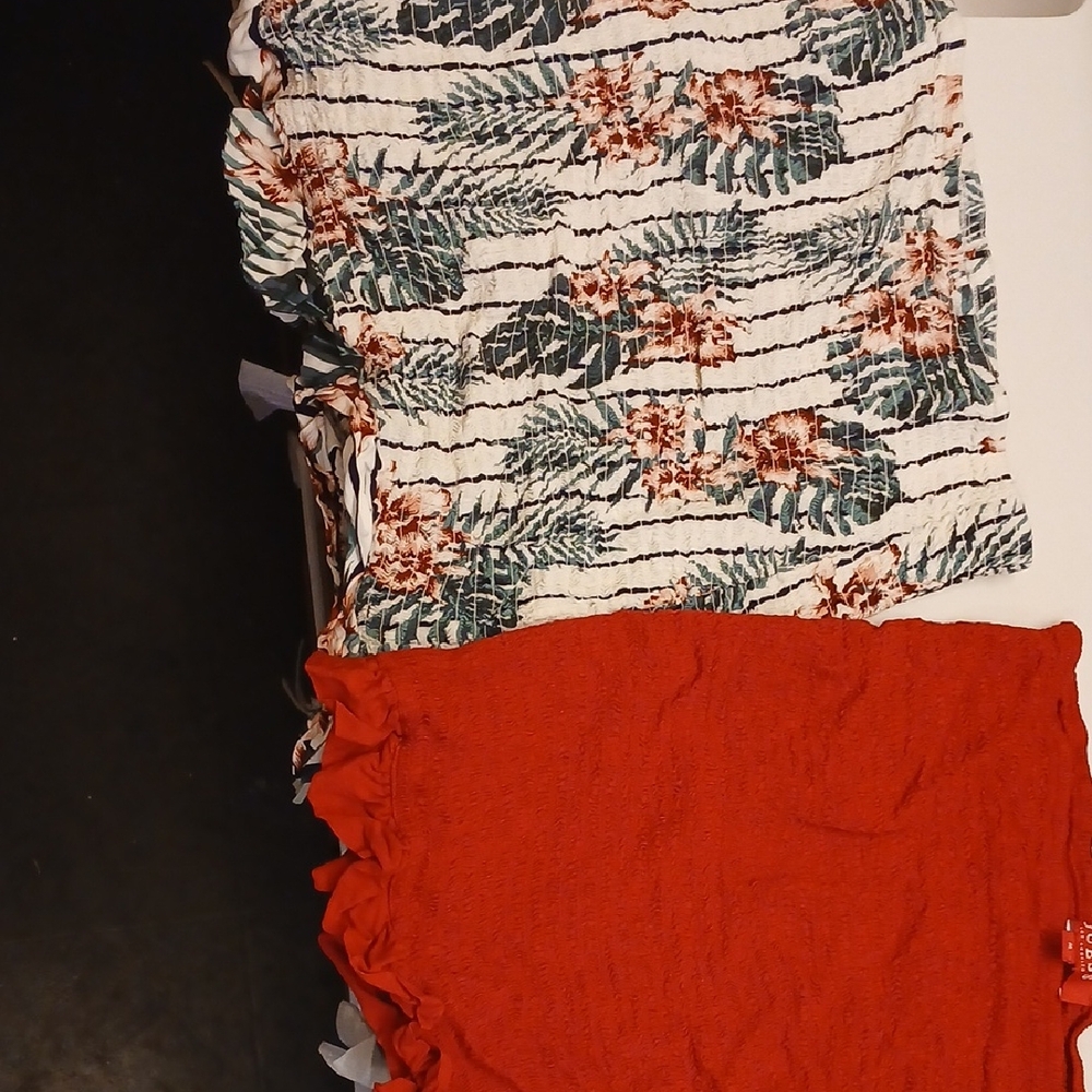 Guess Vibrant Red Textured Skirt
